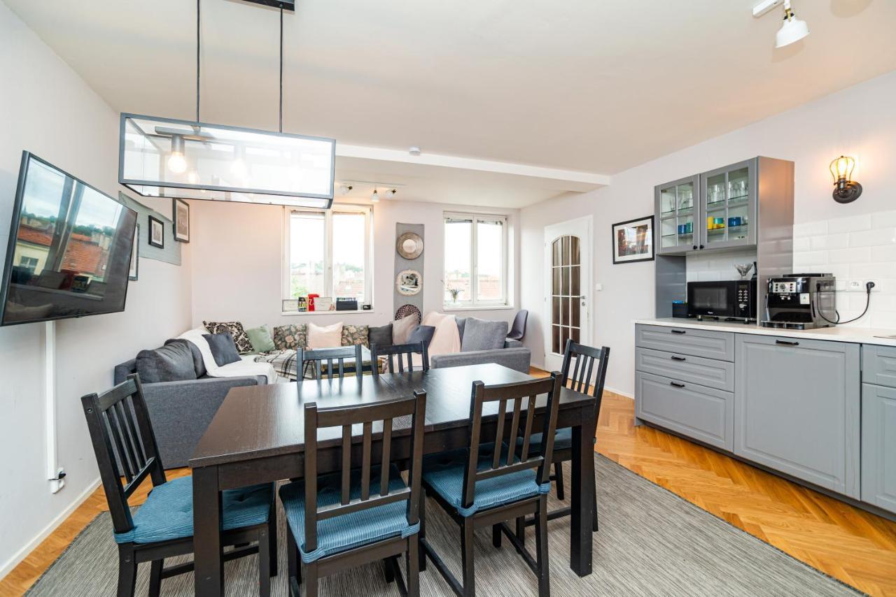 Central, Spacious, Modern 5 Bedrm Duplex W/Balcony Prague Luaran gambar