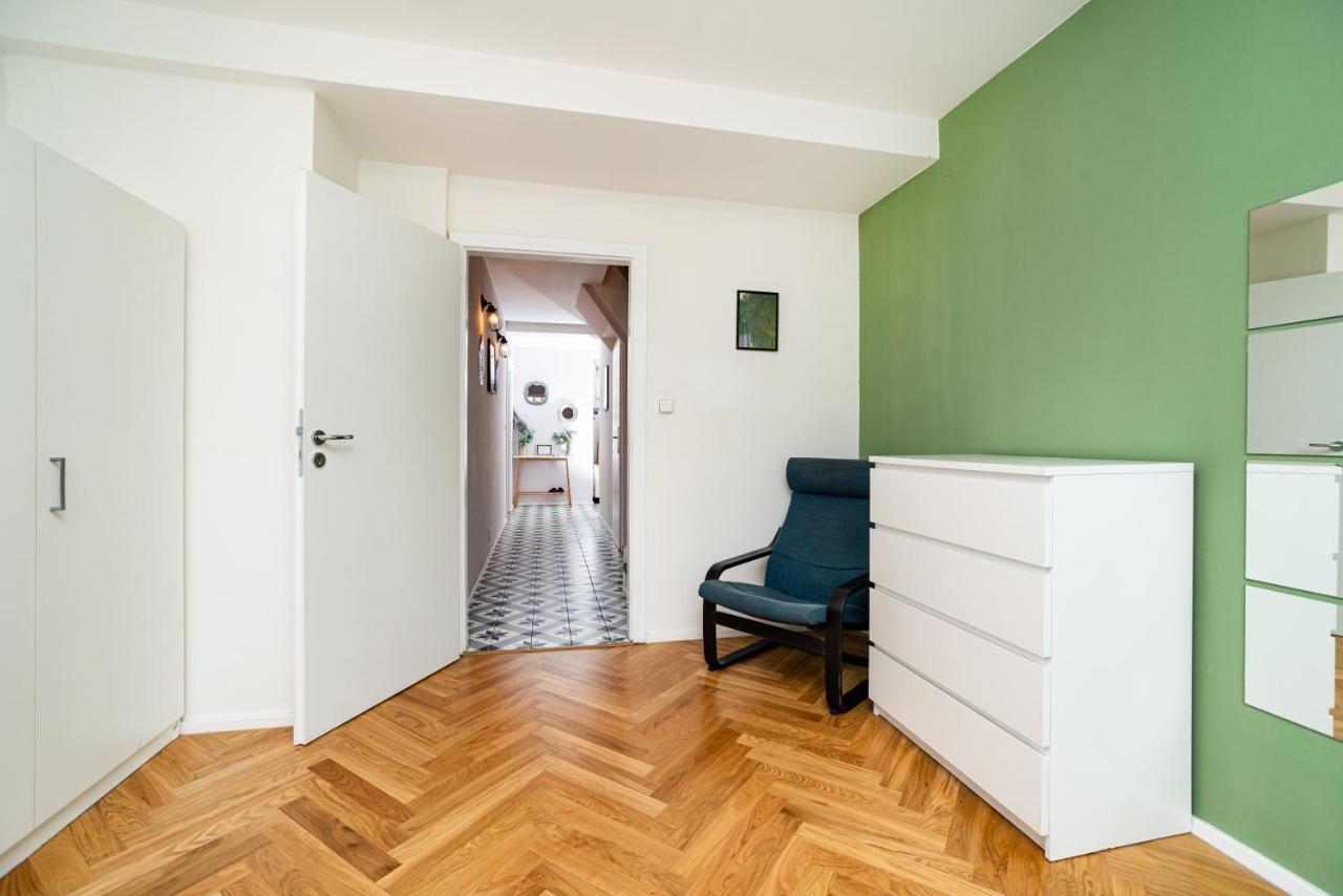 Central, Spacious, Modern 5 Bedrm Duplex W/Balcony Prague Luaran gambar