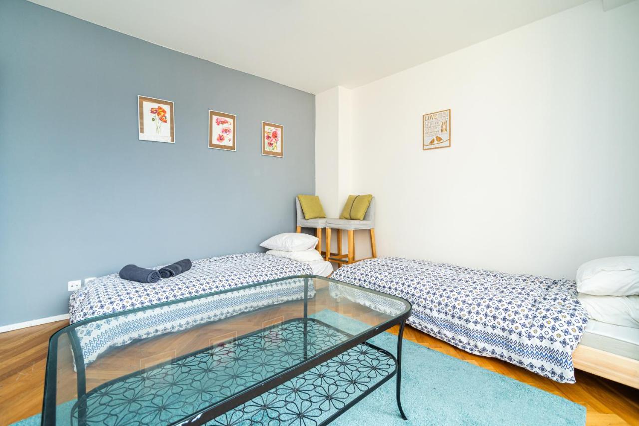 Central, Spacious, Modern 5 Bedrm Duplex W/Balcony Prague Luaran gambar